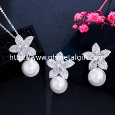 China CZ Crystal Necklace and Earring Jewelry Sets Fashio Pearl Chokers Necklaces Earring jewelry supplier