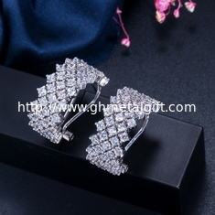 China Sparkling Color Zirconia Hoop Earrings Paved Full Crystal Circle Earrings Luxury Women CZ Earring Jewelry supplier