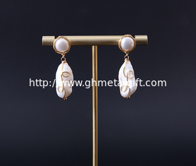 China Natural Baroque Pearl Earring French Simple Pearl Stud Earrings Women Luxury Temperament Baroque Earring Wedding Gift supplier