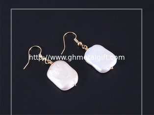 China New Natural Baroque Pearl Stud Earrings Hand made Metallic Twist Braided Design Pearl Natural Baroque Pearl Earring supplier